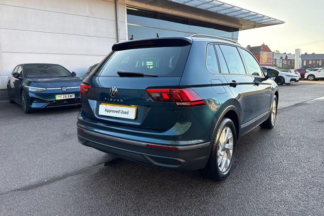 VOLKSWAGEN Tiguan Photo 24