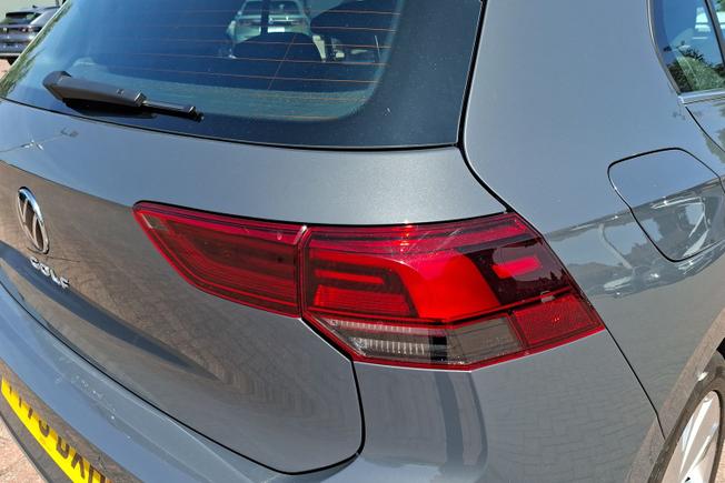 VOLKSWAGEN Golf Photo 18
