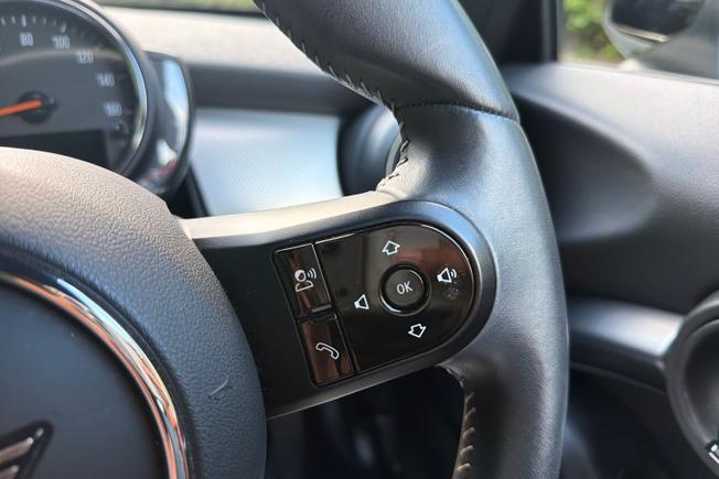 MINI Hatch Photo 17