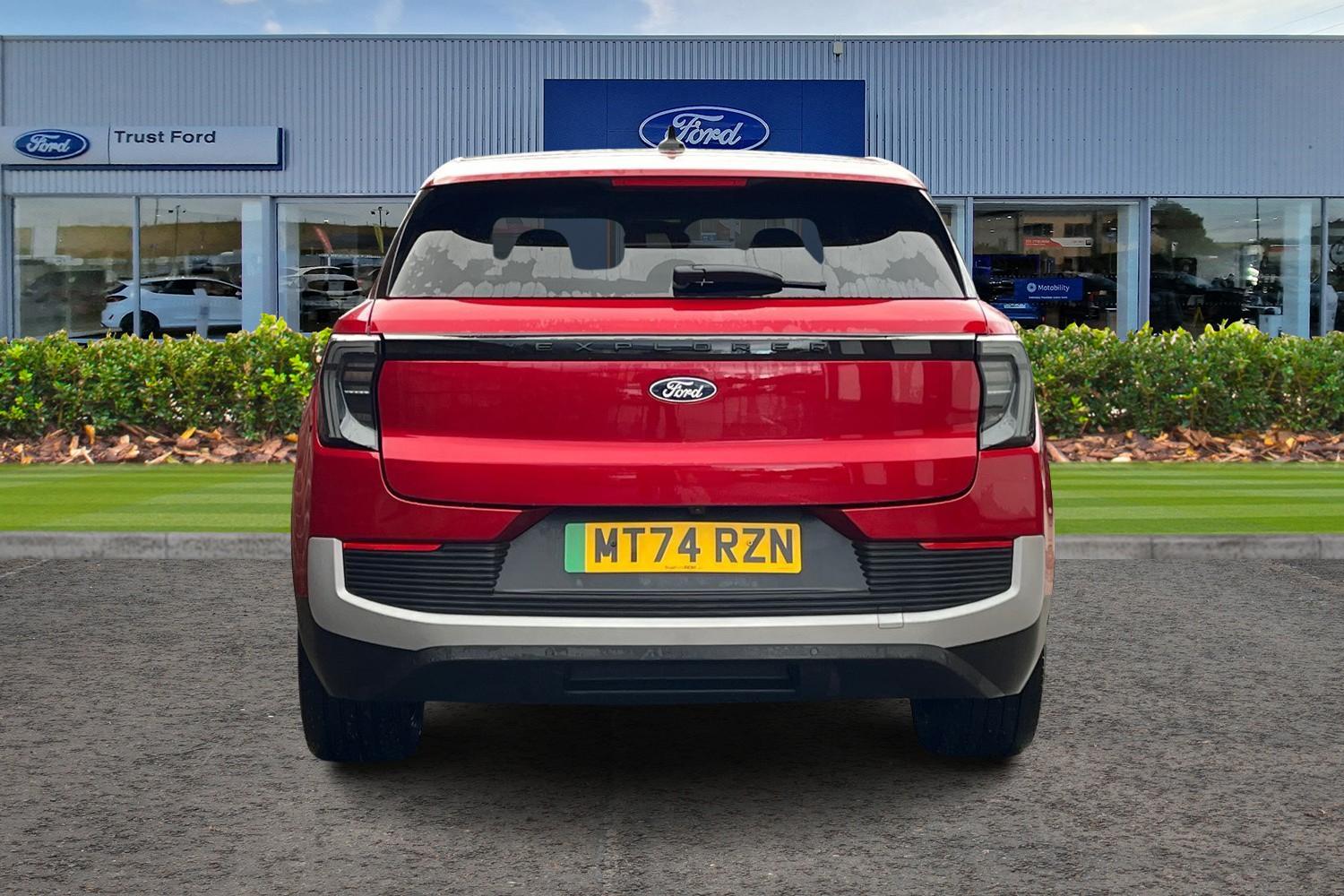 Ford Explorer Photo 6