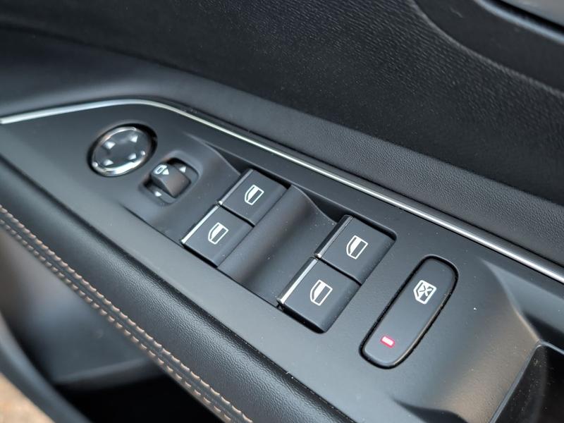 Used Peugeot 3008 NU22CGG 24