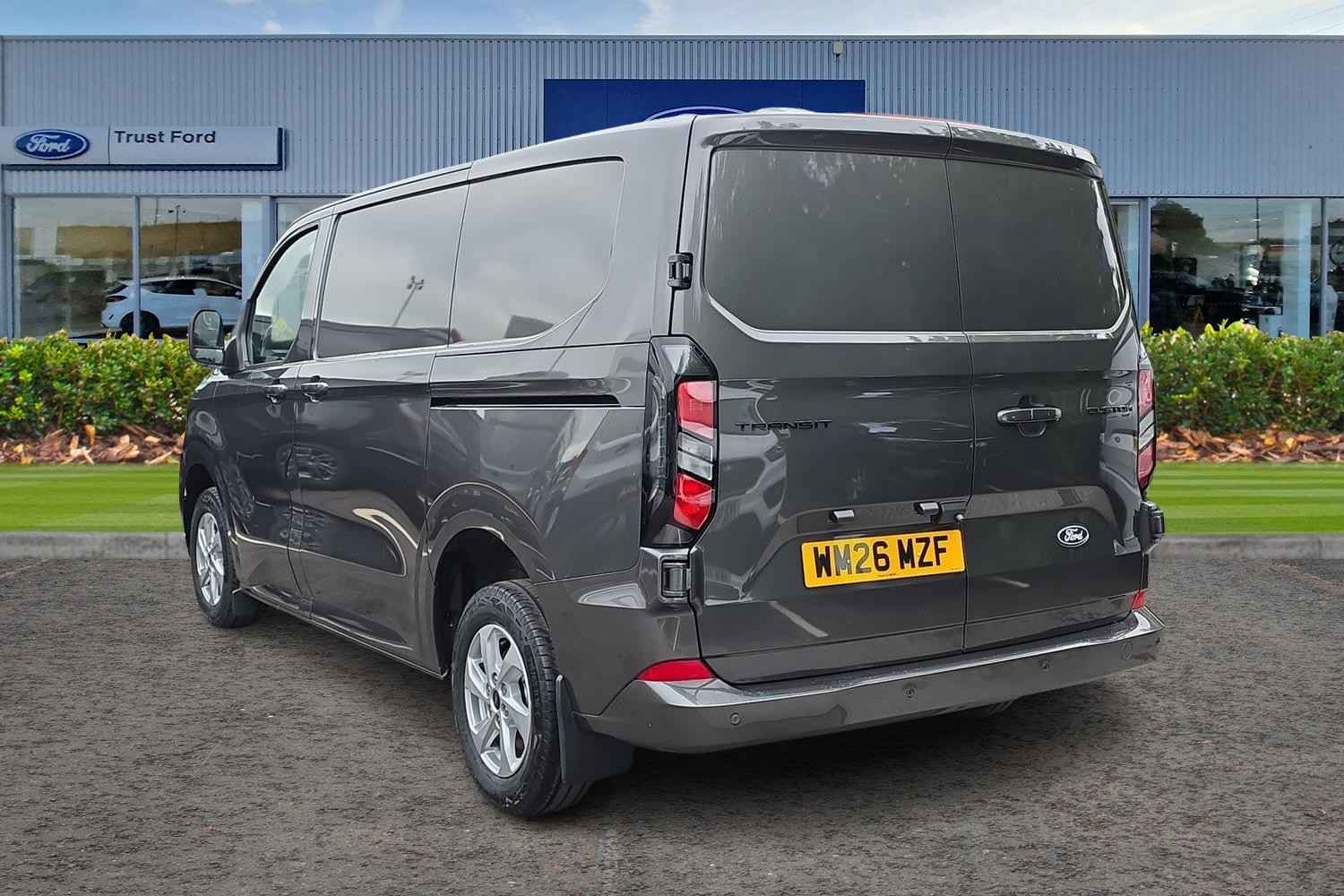 Ford Transit Custom Photo 1