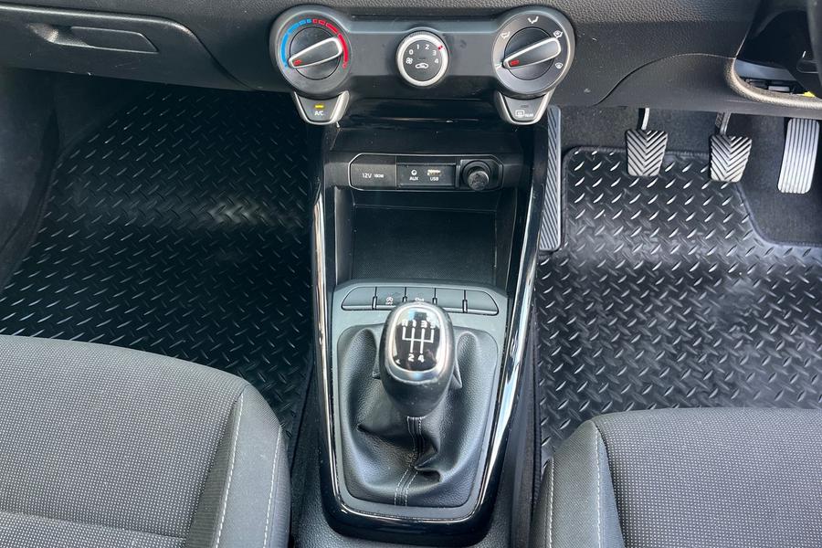 Kia Rio Photo autoimg-f60aabcd3034ac441a04749f3ea4f3ff584db224.jpg