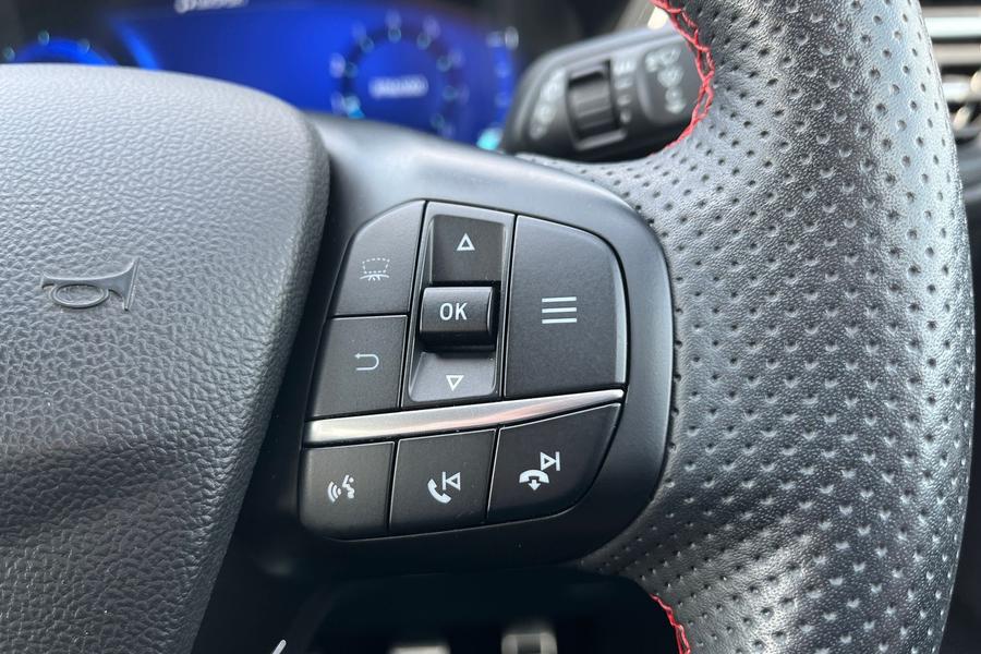 Ford Kuga Photo autoimg-f60b5e52494a32c8d9514ee3d23f5f8efceb98d6.jpg
