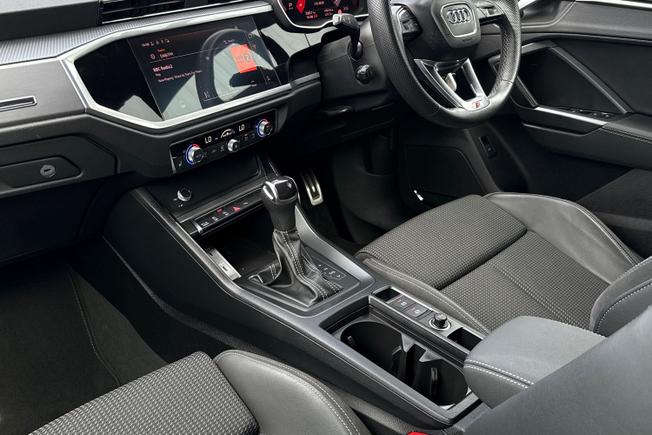 Audi Q3 Photo 26