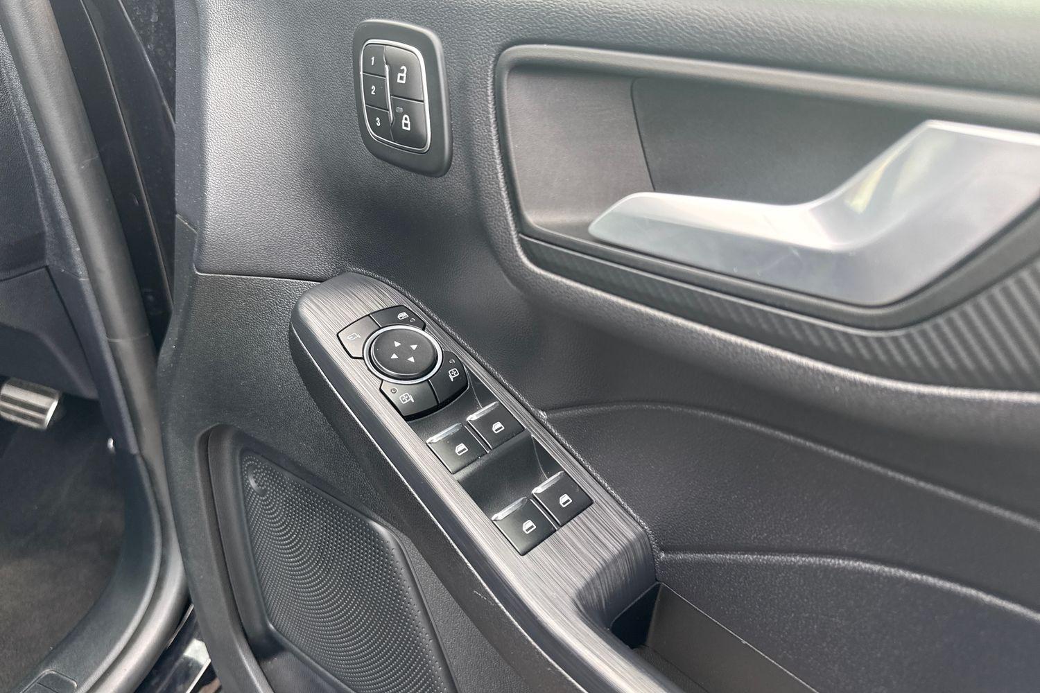 Ford KUGA Photo 15