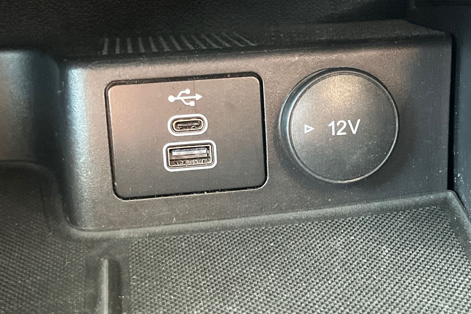 Ford KUGA Photo 35