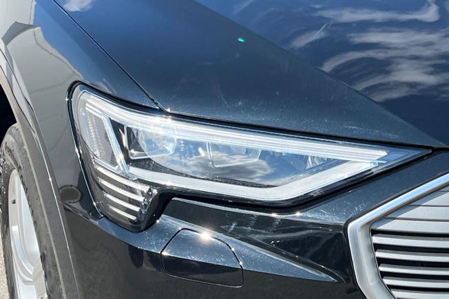 Audi E-TRON Photo 19