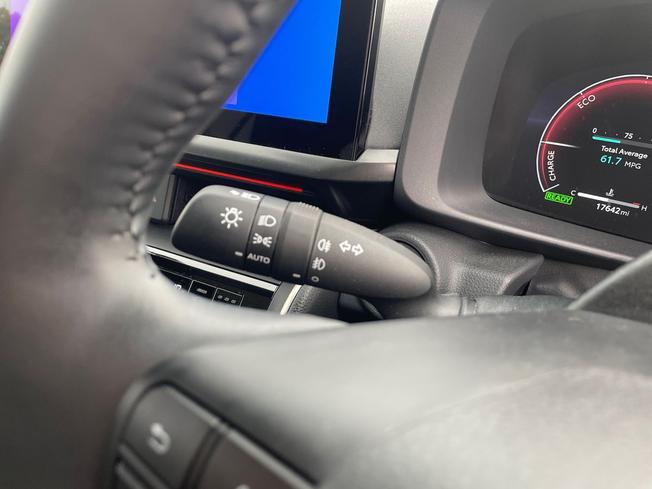 TOYOTA C-Hr Photo 51