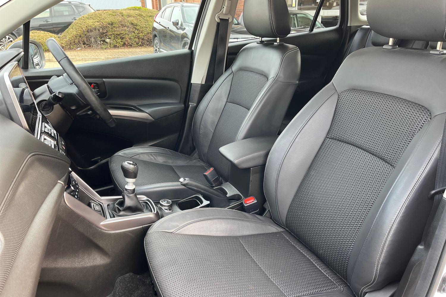 Suzuki S-Cross Photo 18