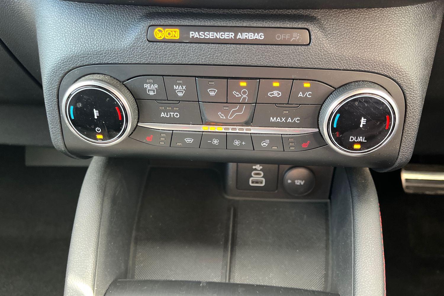 Ford KUGA Photo 34