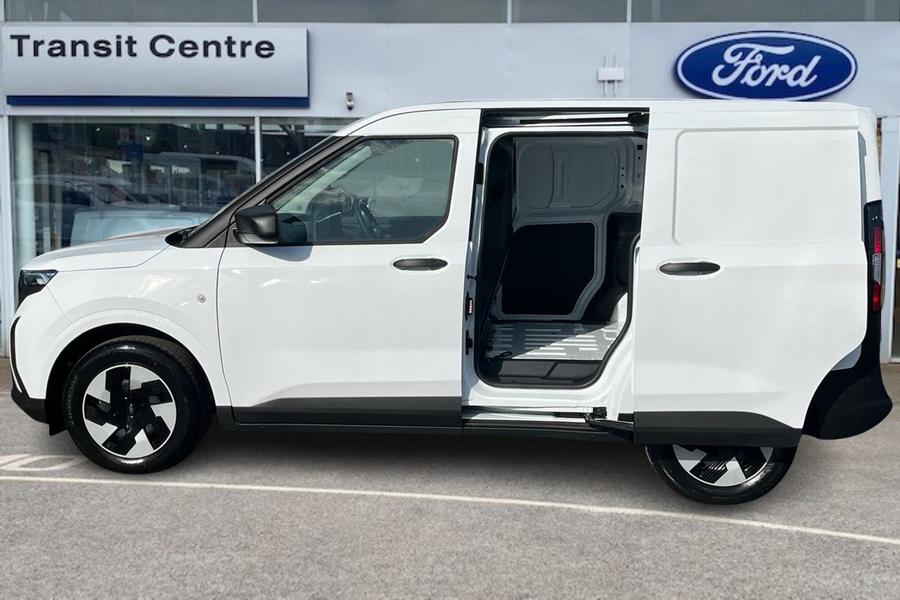Ford TRANSIT E-COURIER Photo autoimg-f62a3e080be9c189f7379be2794f0ab6a9ae5da0.jpg