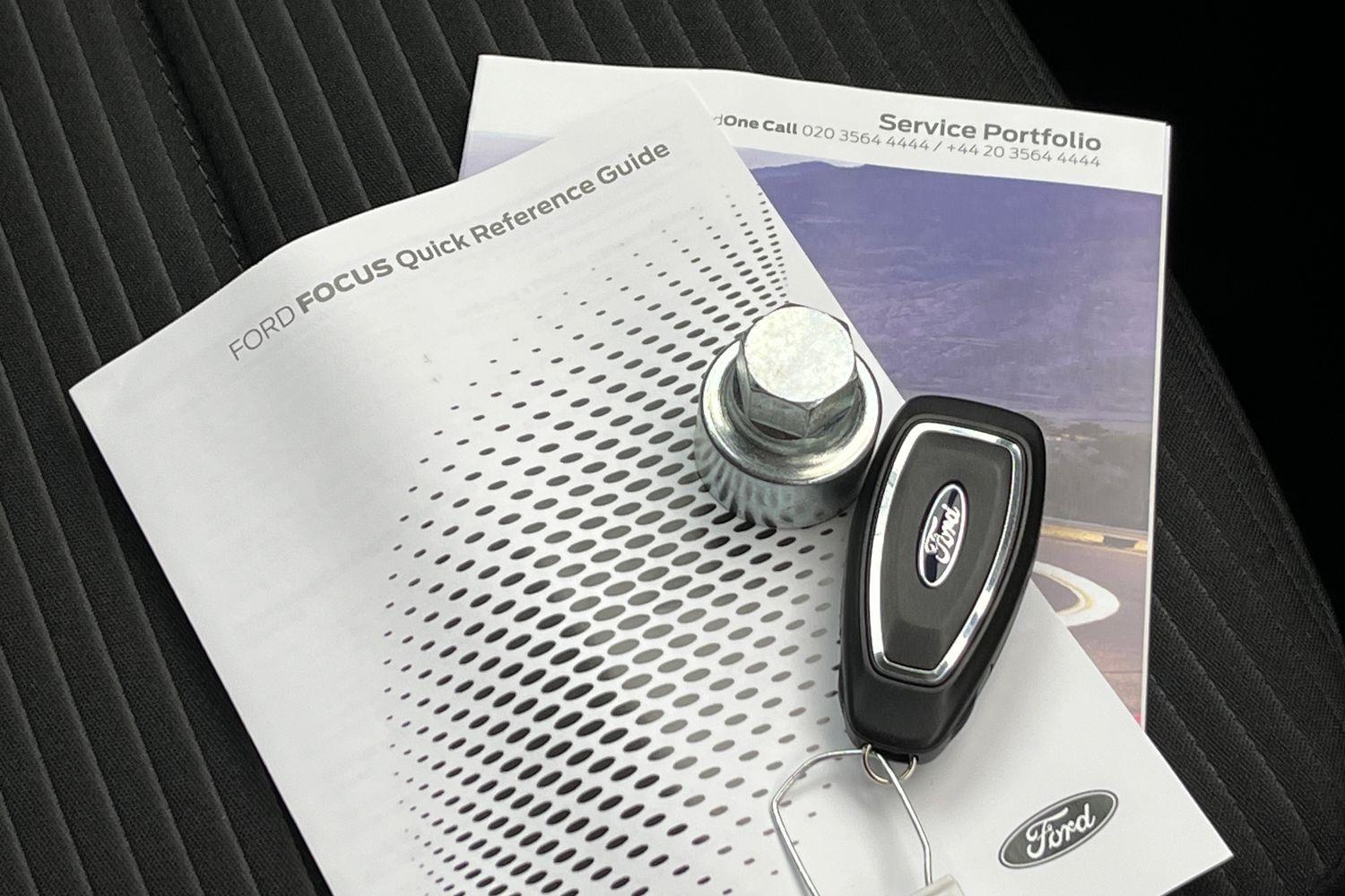 Ford FOCUS Photo 21