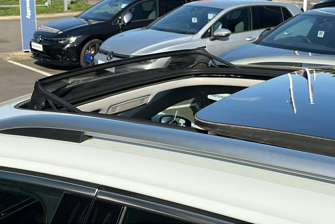 VOLKSWAGEN Tiguan Photo 21