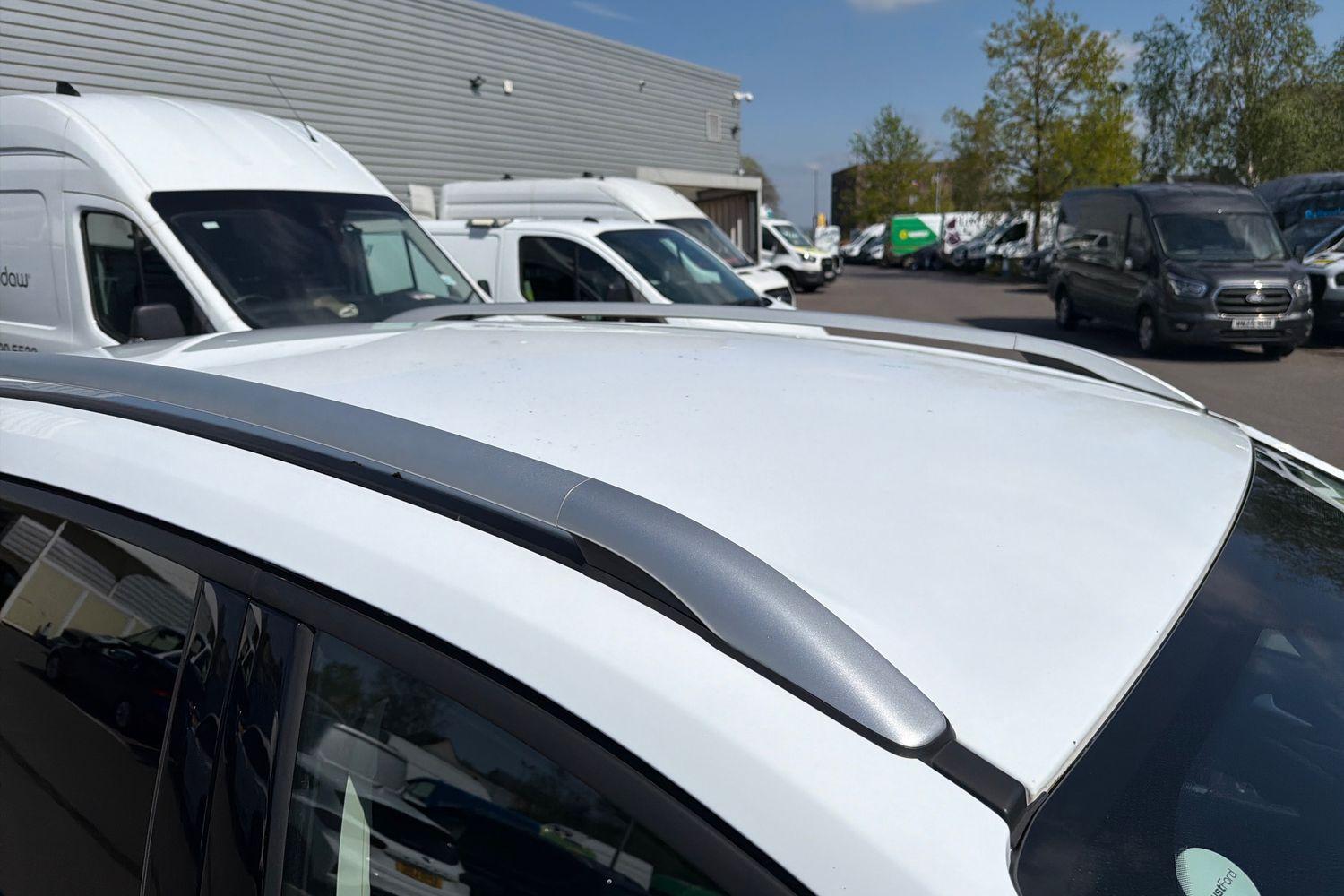 Ford KUGA Photo 27