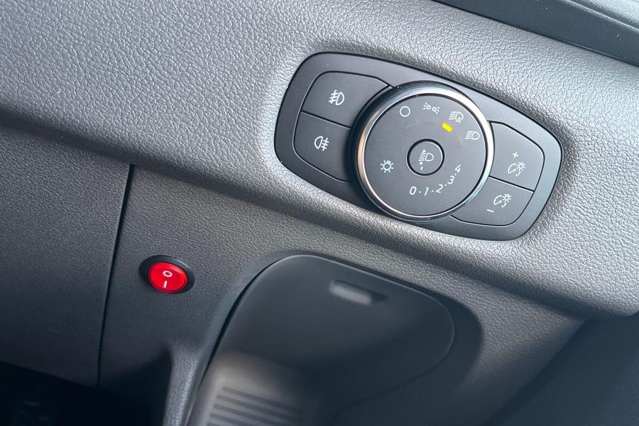 Ford TRANSIT Photo autoimg-f63373b98e159aa3829f791a126e89f3bdb26263.jpg