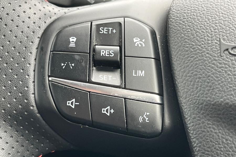 Ford KUGA Photo autoimg-f63613a87bac8a9d9f2227c35d7b01d725c554cf.jpg
