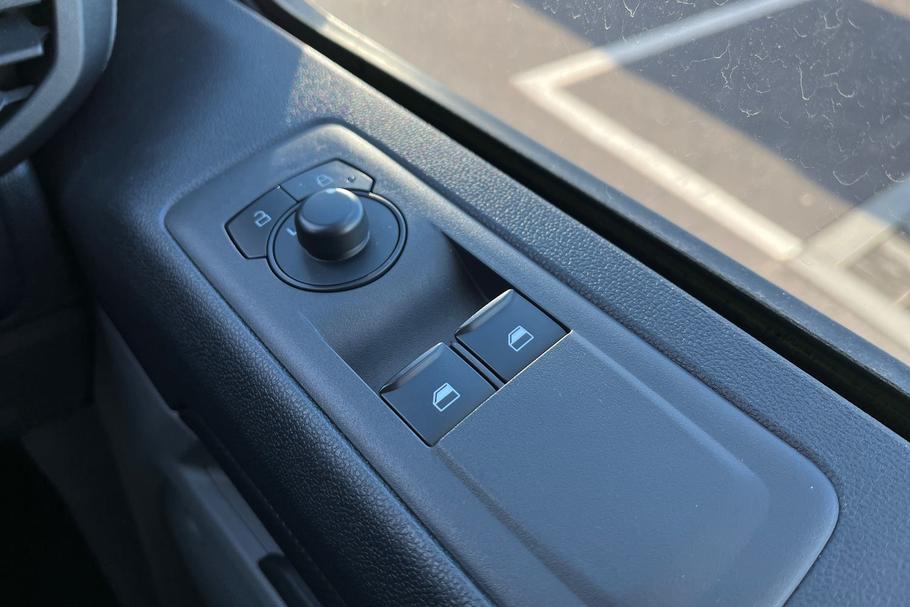 Used FORD TRANSIT CUSTOM SD75OKW 34