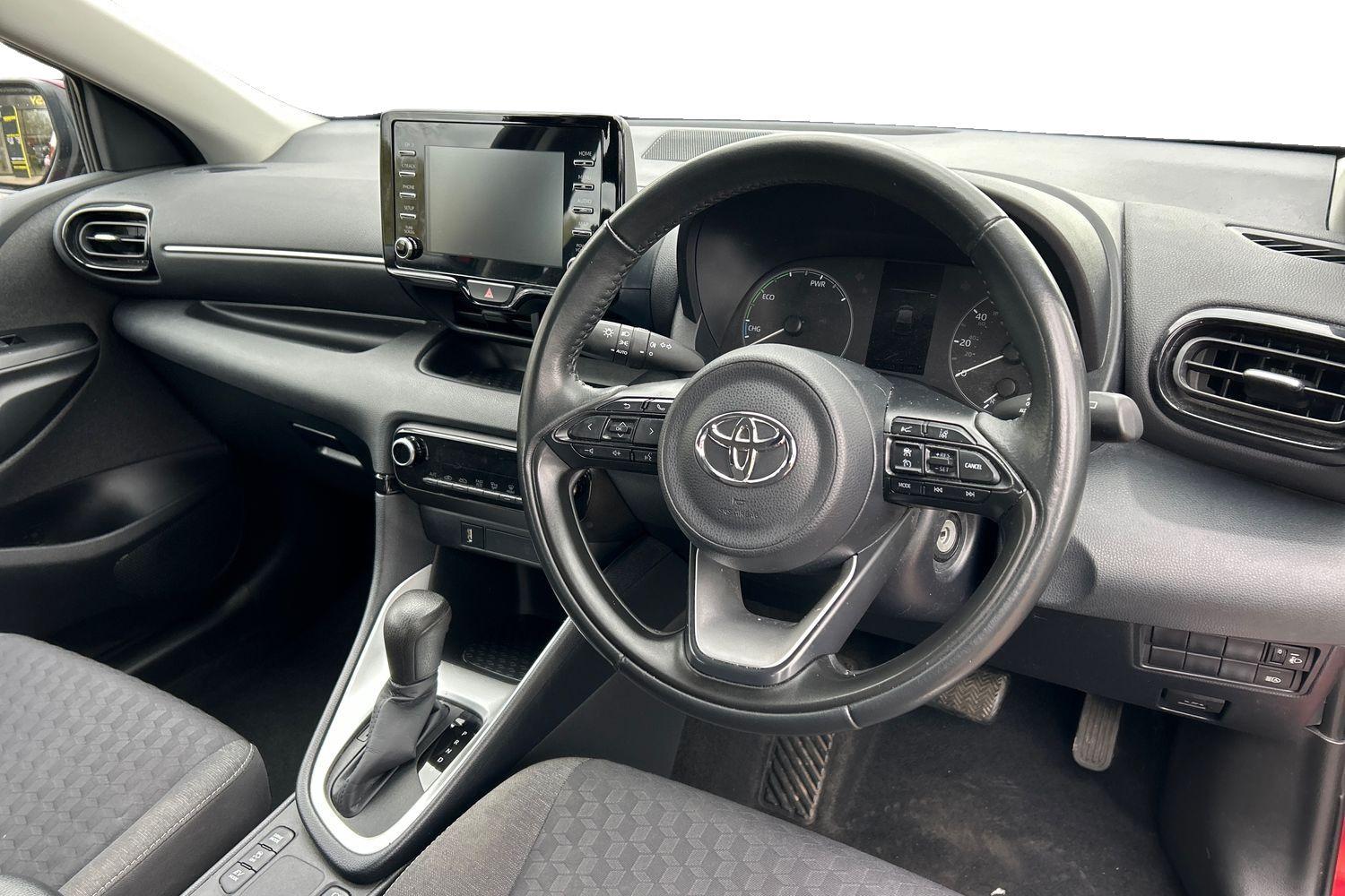 Toyota YARIS Photo 7