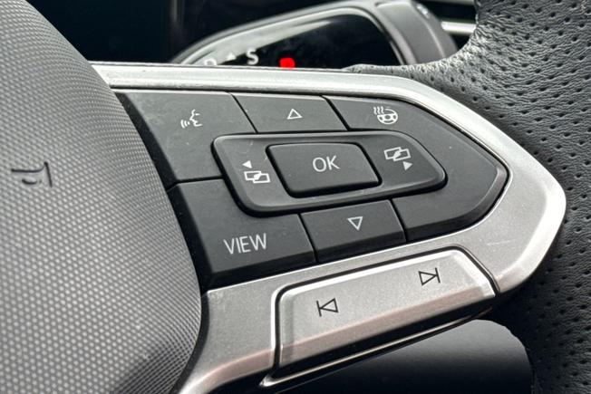VOLKSWAGEN Tiguan Photo 17