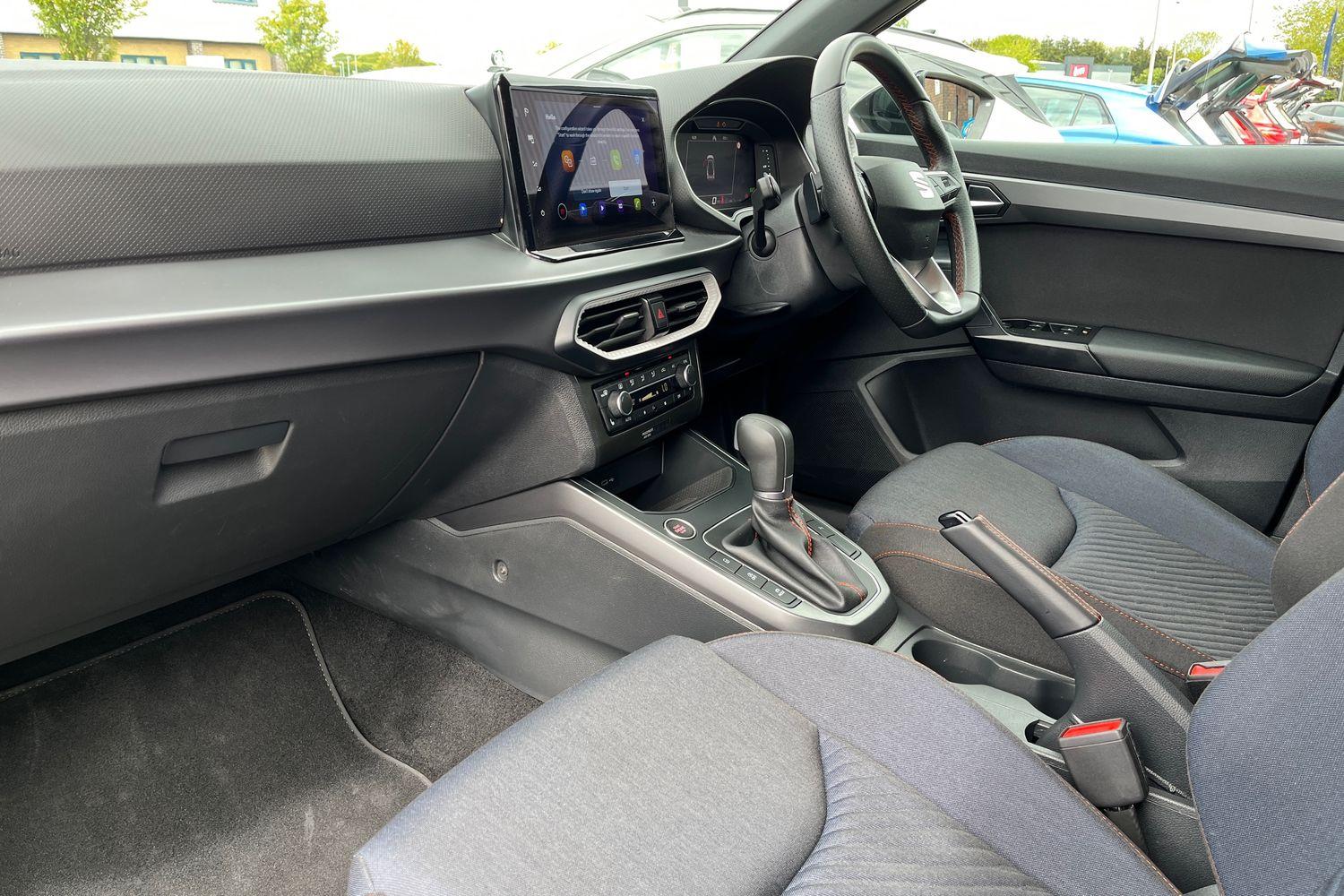 SEAT ARONA Photo 17