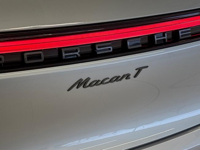 PORSCHE Macan Photo 51