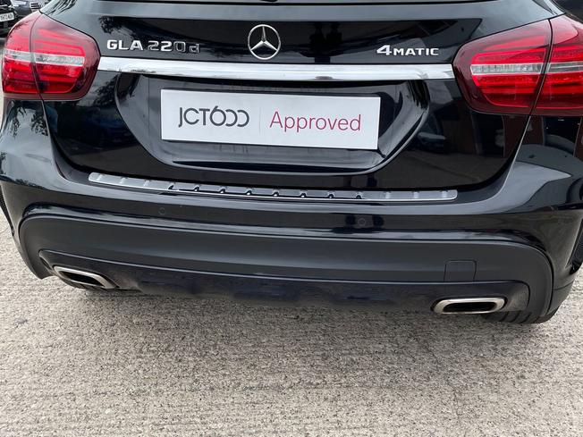 MERCEDES-BENZ GLA Photo 26