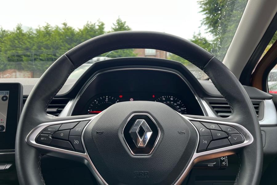 Renault CAPTUR Photo autoimg-f64564a1bafd38c0d1616889069c504114216e60.jpg