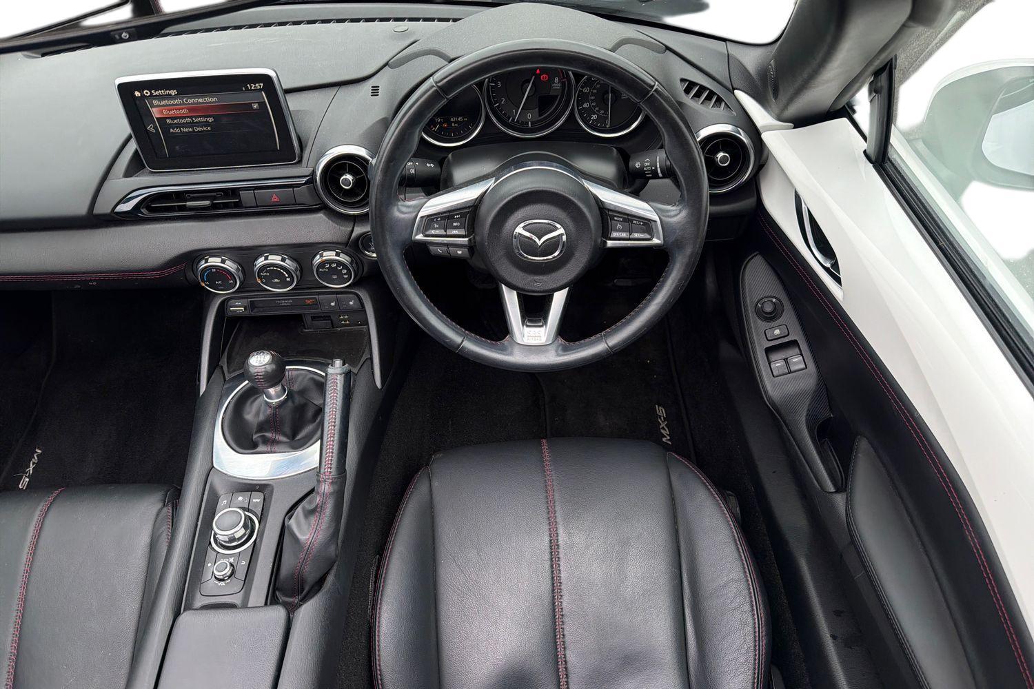 Mazda MX-5 Photo 10