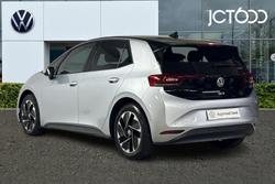 VOLKSWAGEN ID.3 Photo 3
