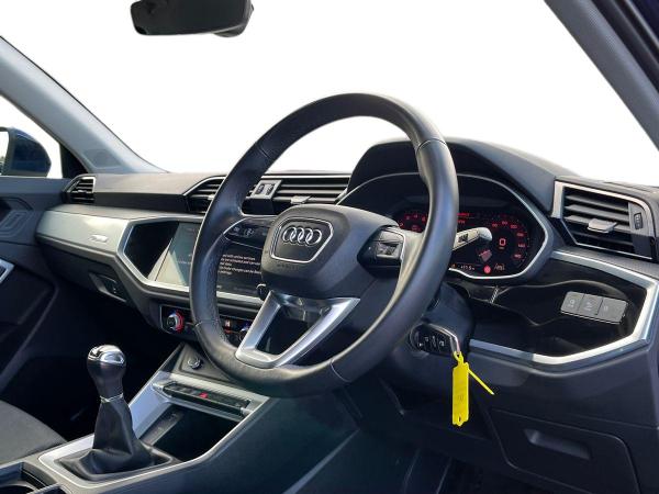 Audi Q3 Photo autoimg-f64f63d7b2eec3dc635b7106df9ad84c6b2daa18.jpg