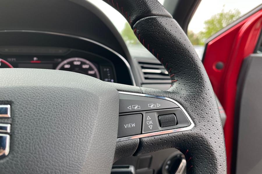 SEAT ARONA Photo autoimg-f64feb36f835e27655a3ffb82edc2eca841e301d.jpg