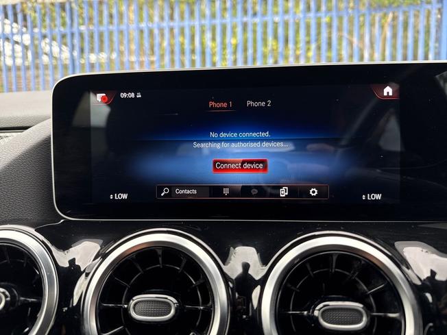 Mercedes-Benz GLA Photo 37