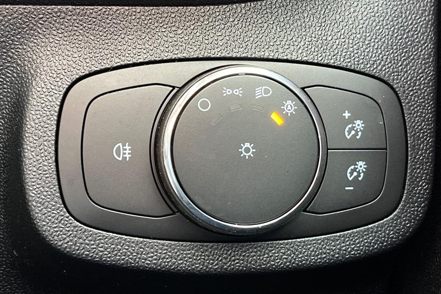 Ford FIESTA Photo autoimg-f6523478ae814fac6c3b30db77ea584eb3e0f19b.jpg