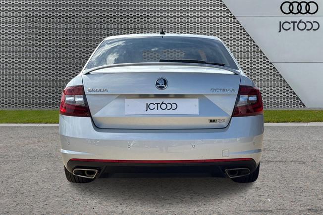 ŠKODA Octavia Photo 7
