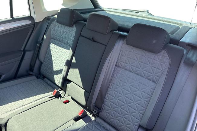 VOLKSWAGEN Tiguan Photo 9