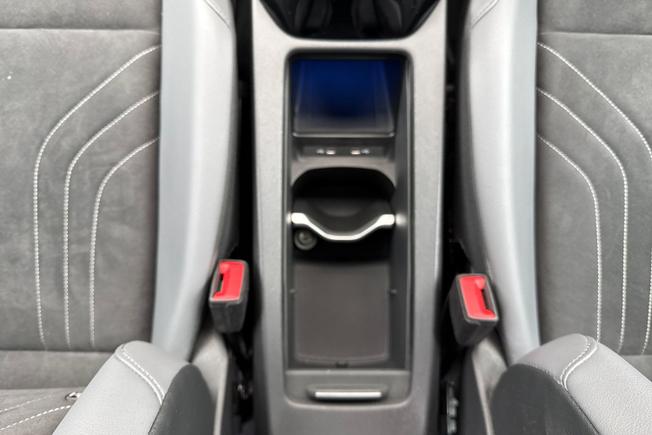 VOLKSWAGEN ID.4 Photo 23