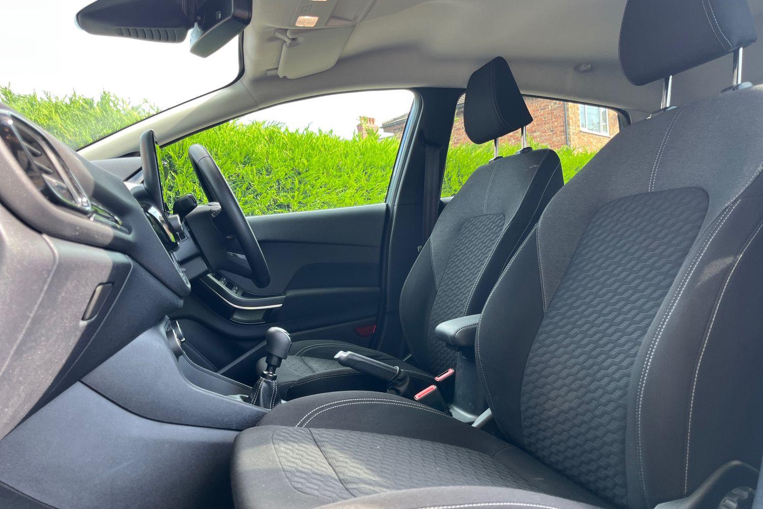 Ford FIESTA Photo 18