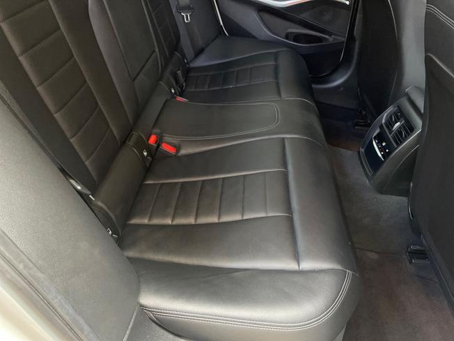 BMW 3 Series Photo 32