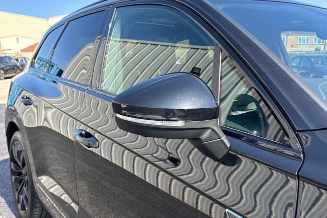 VOLKSWAGEN Touareg Photo 20