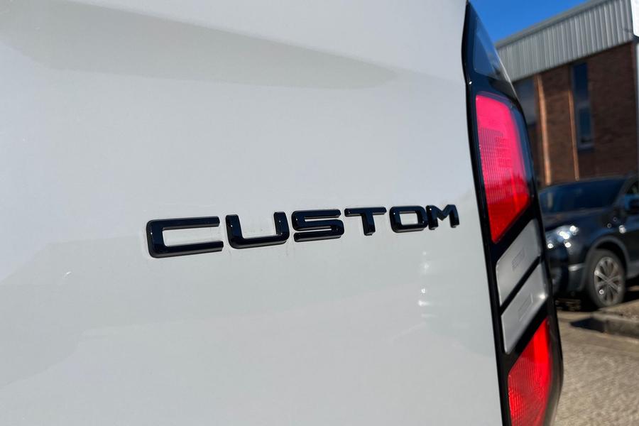 Ford TRANSIT CUSTOM Photo autoimg-f665ba82b896b321a1964596edae78d7fae2915b.jpg