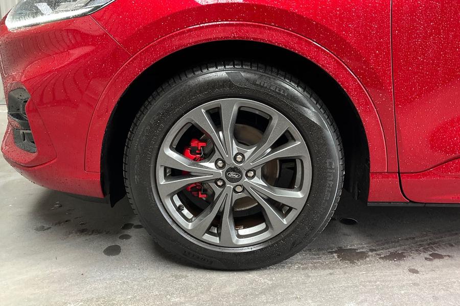 Ford Kuga Photo autoimg-f666b506f4663730451f61dc1c0989f7449cd0be.jpg