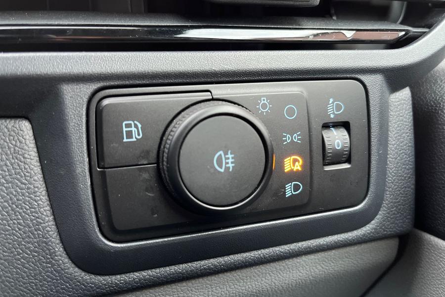Ford TRANSIT CUSTOM Photo autoimg-f6693cbdb1e348b571ba5baa7d4561c92a82350f.jpg