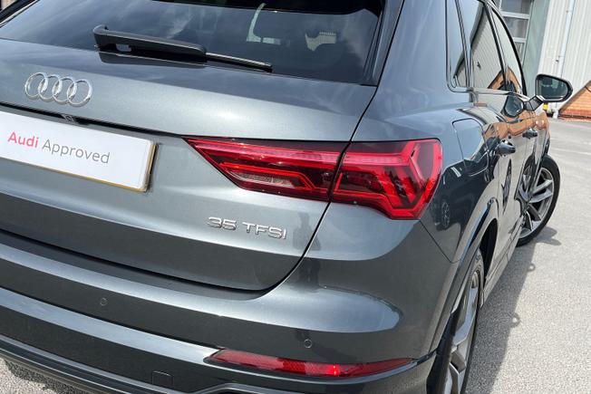 AUDI Q3 Photo 18