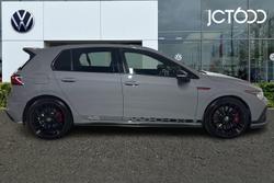 VOLKSWAGEN Golf Photo 4