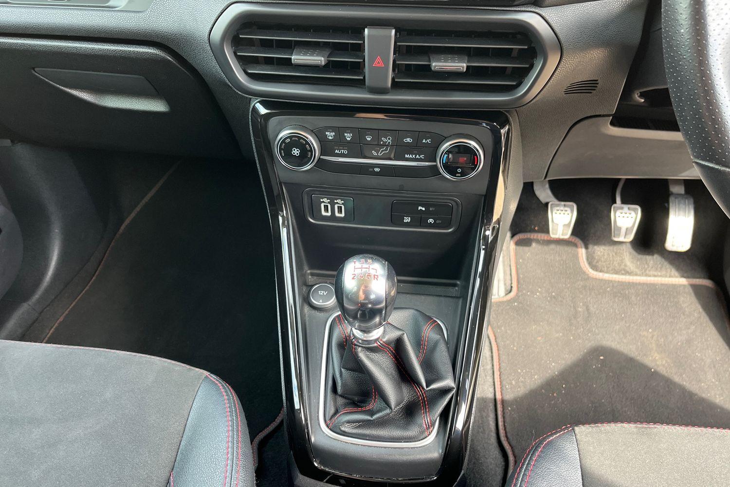 Ford EcoSport Photo 31