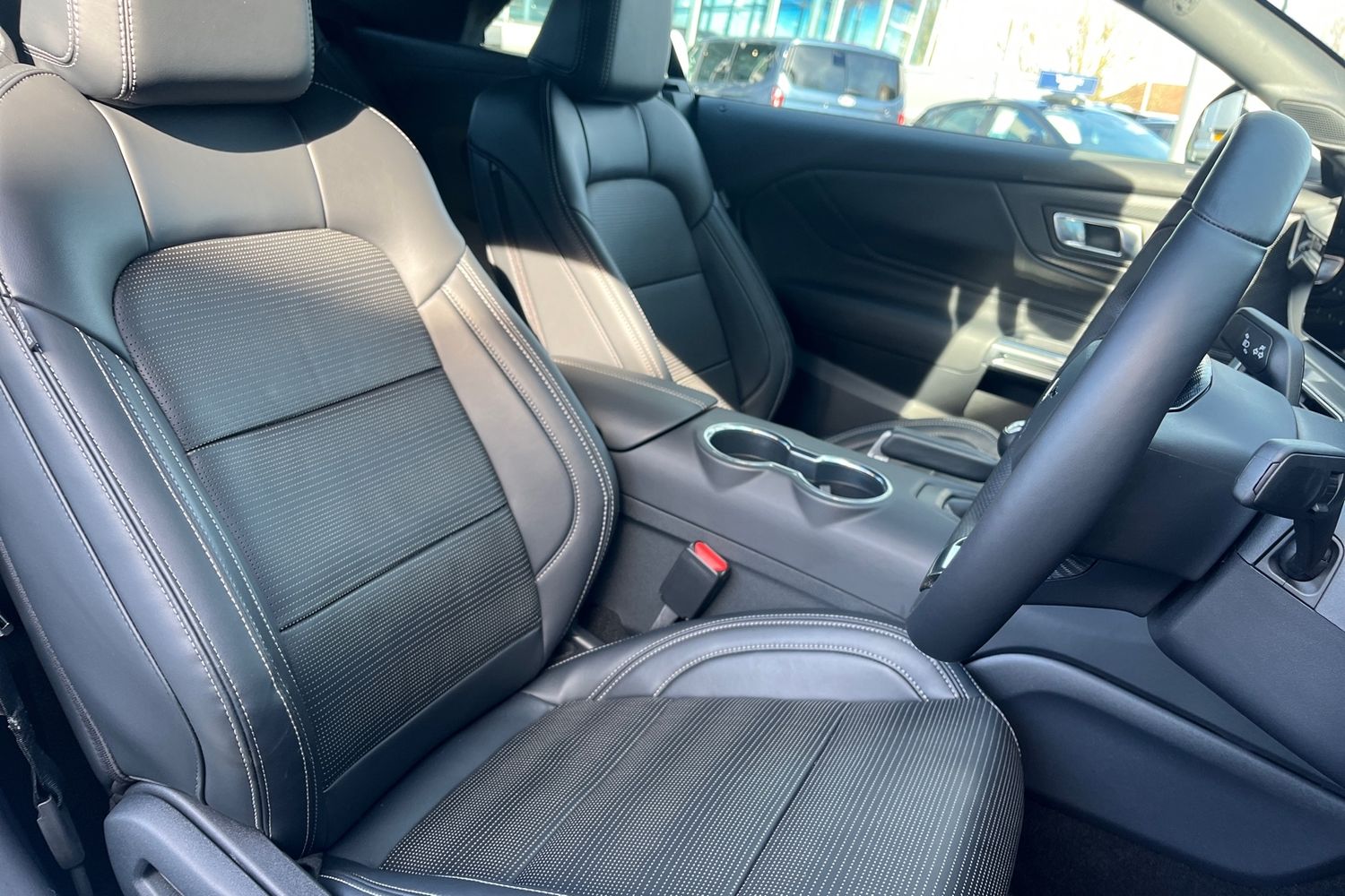 Ford MUSTANG Photo 16