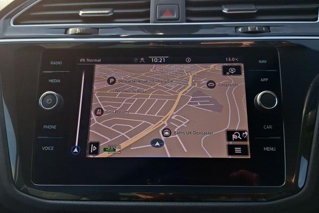 VOLKSWAGEN Tiguan Photo 14