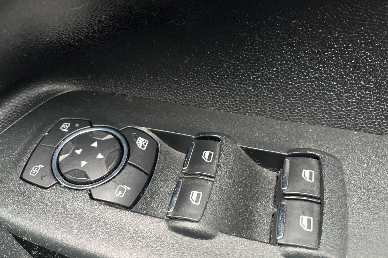 Ford ECOSPORT Photo 15