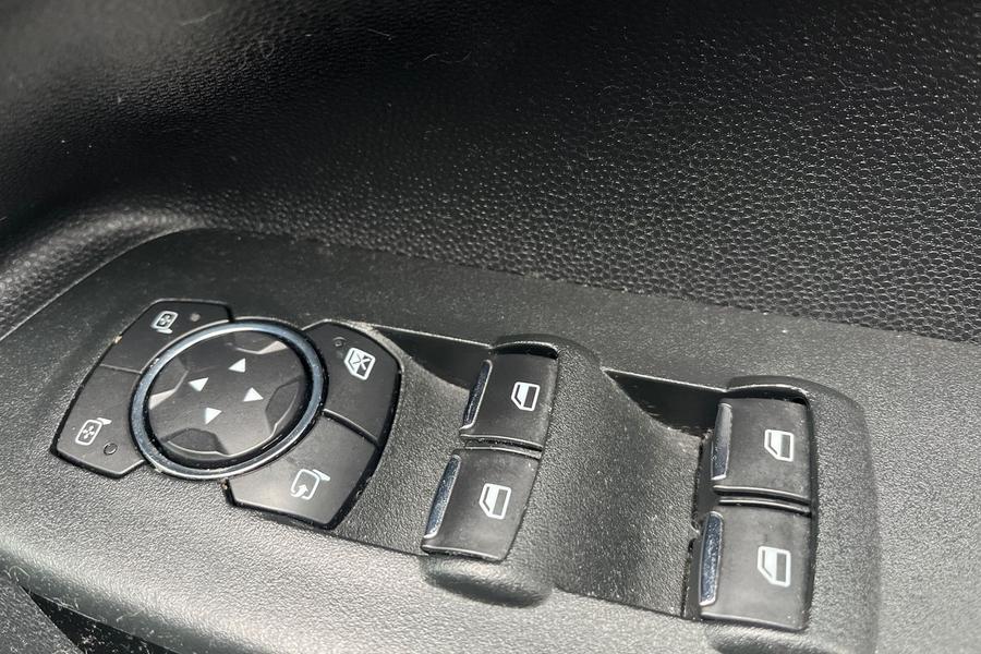 Ford ECOSPORT Photo autoimg-f674db6985b48504408e3aa9b9a04f1050f7a7f4.jpg